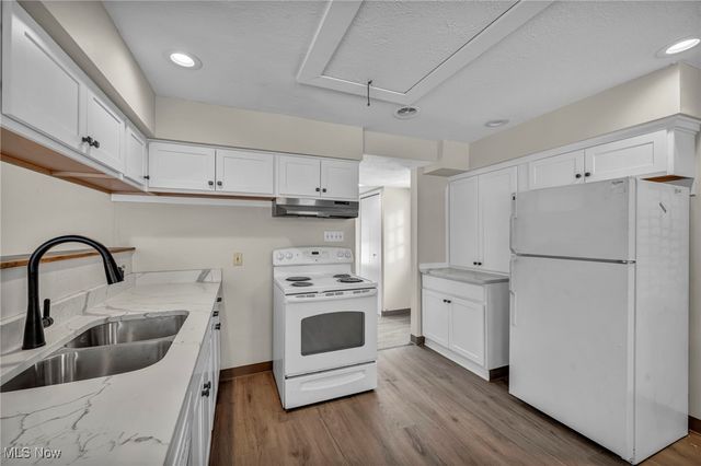 8564 Cedar Road, Chesterland, OH 44026