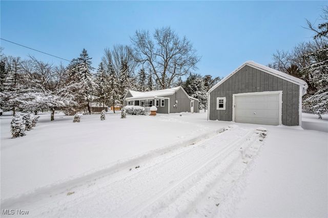 8564 Cedar Road, Chesterland, OH 44026