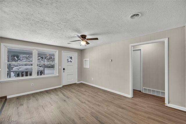 8564 Cedar Road, Chesterland, OH 44026