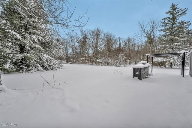 8564 Cedar Road, Chesterland, OH 44026