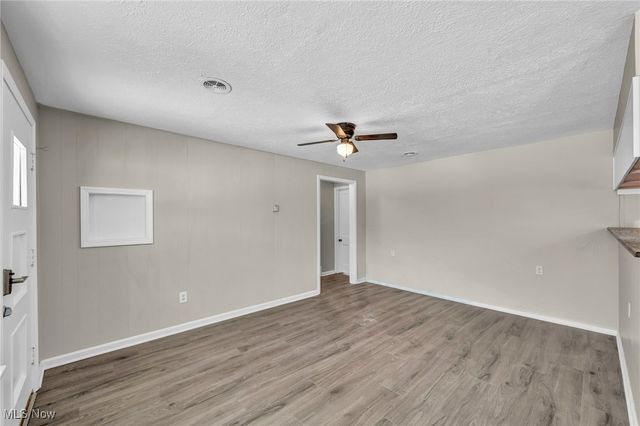 8564 Cedar Road, Chesterland, OH 44026