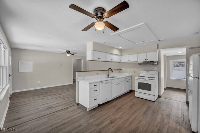 8564 Cedar Road, Chesterland, OH 44026