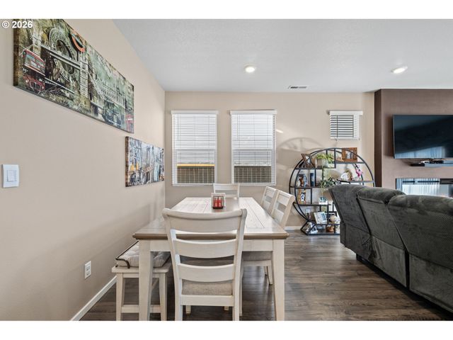 2779 FENYA St, Springfield, OR 97477