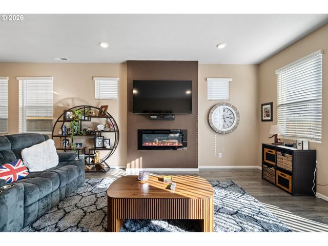 2779 FENYA St, Springfield, OR 97477