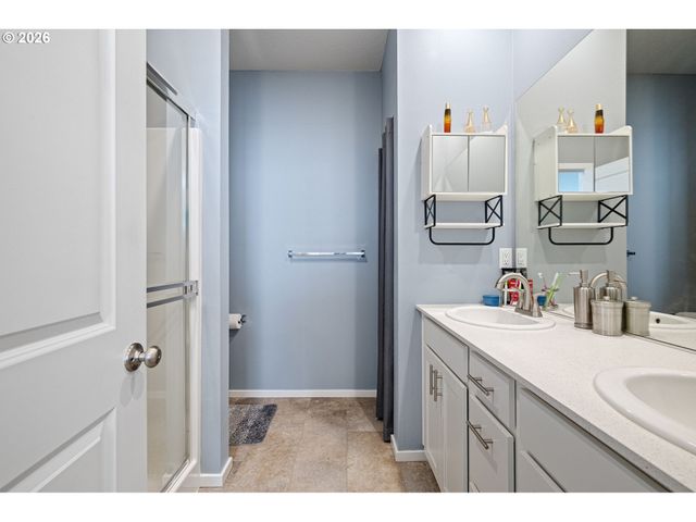 2779 FENYA St, Springfield, OR 97477