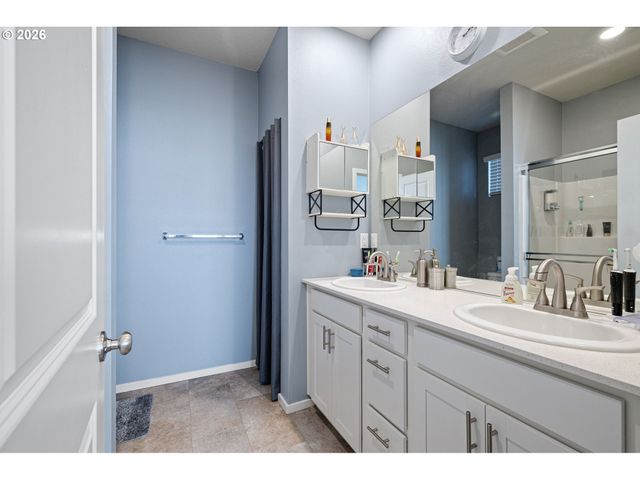 2779 FENYA St, Springfield, OR 97477