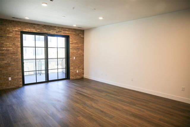 4315 S Congress Ave 203, Austin, TX 78745