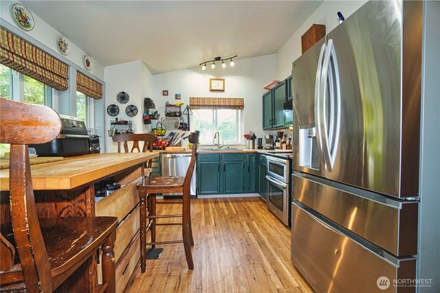 24403 224th Avenue SE, Maple Valley, WA 98038