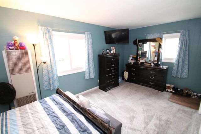 5564 Angle LANE, Milwaukee, WI 53219