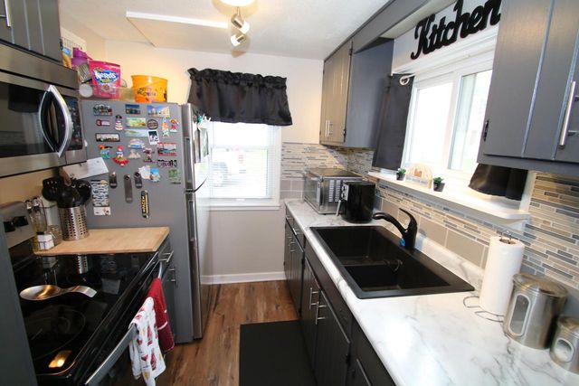 5564 Angle LANE, Milwaukee, WI 53219