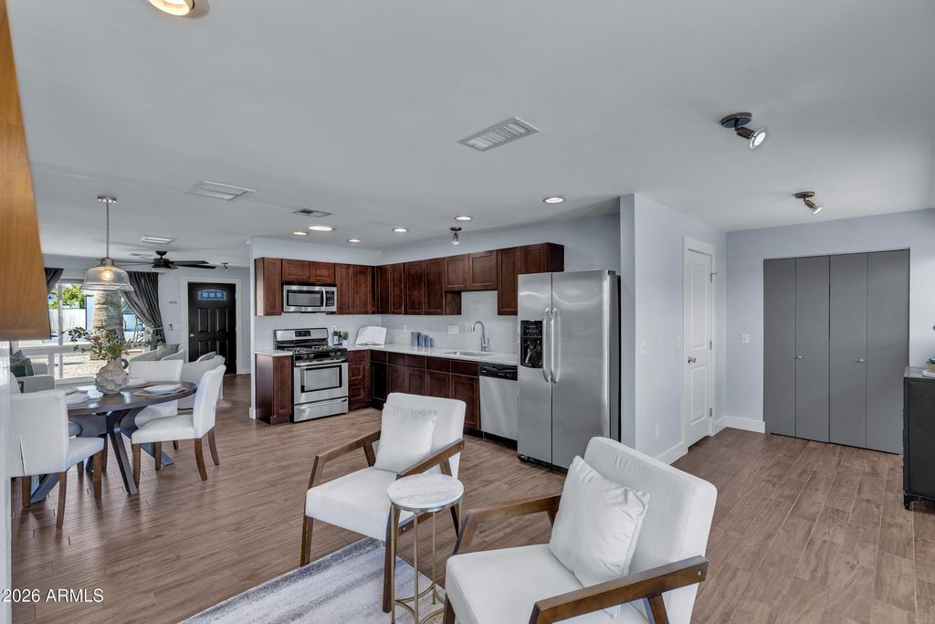 Image 10 of property listing at 2823 N 71ST Place, Scottsdale, AZ 85257