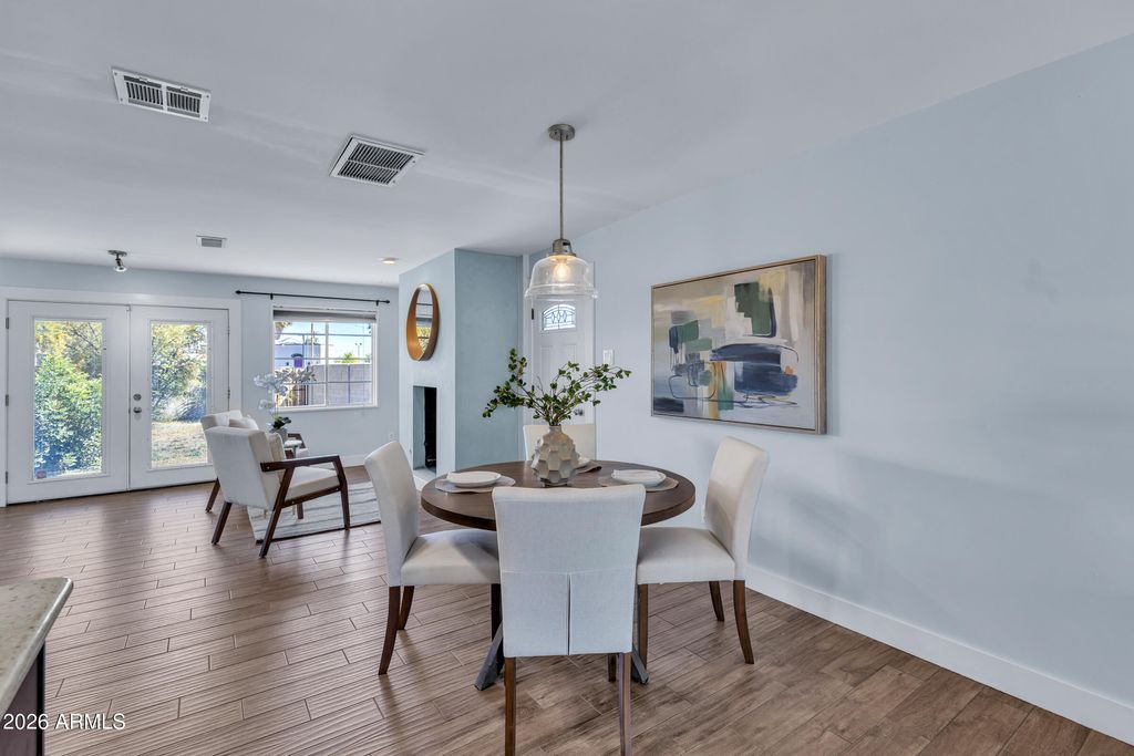 Image 12 of property listing at 2823 N 71ST Place, Scottsdale, AZ 85257