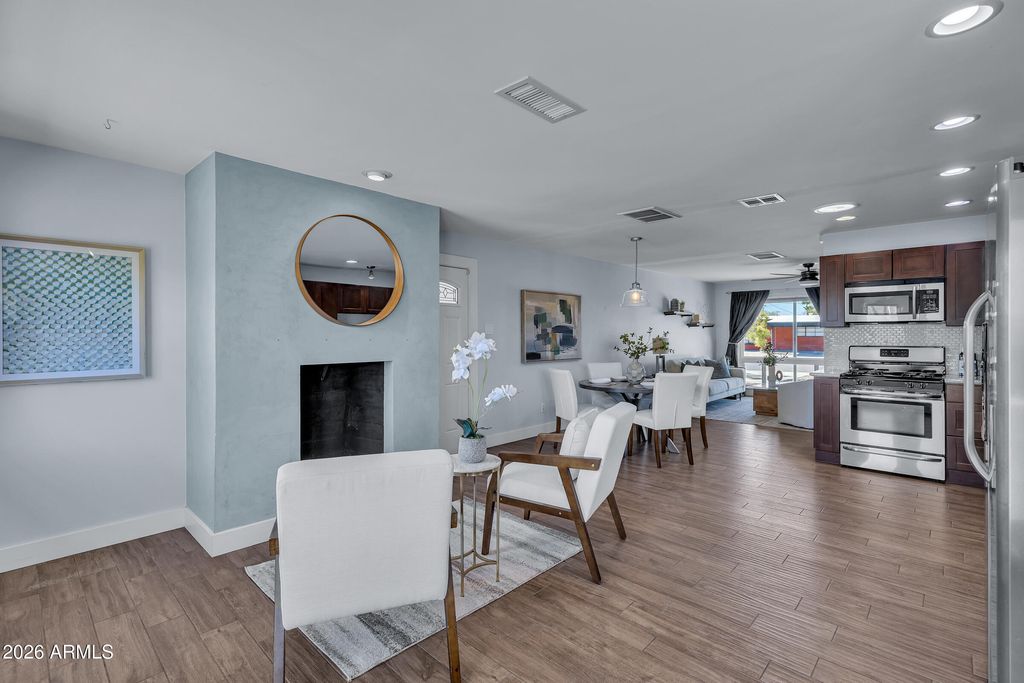 Image 14 of property listing at 2823 N 71ST Place, Scottsdale, AZ 85257