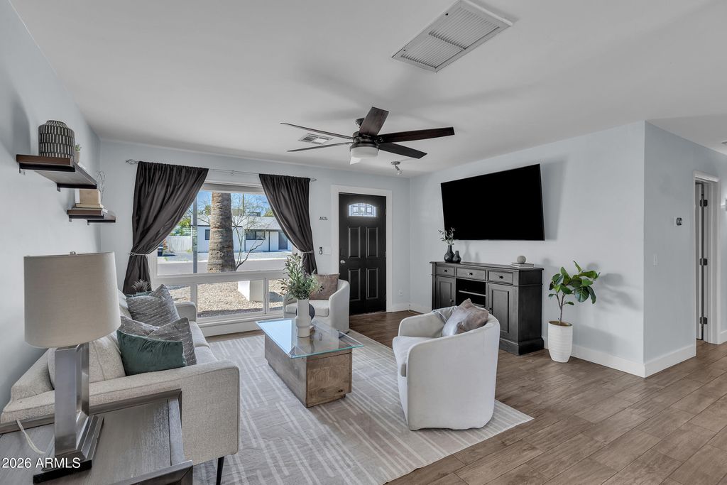 Image 4 of property listing at 2823 N 71ST Place, Scottsdale, AZ 85257