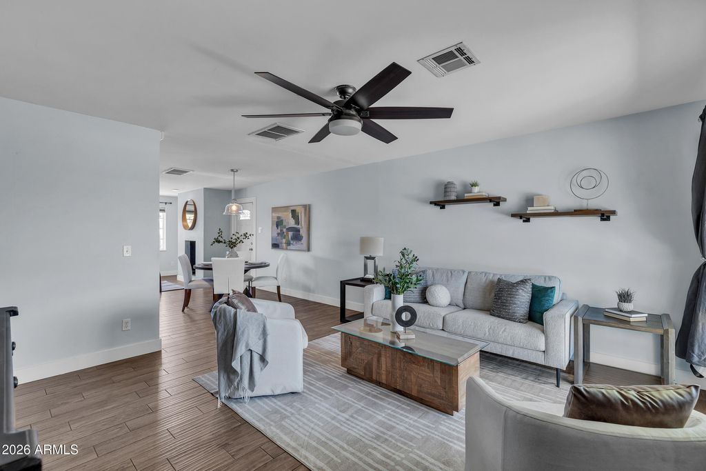 Image 5 of property listing at 2823 N 71ST Place, Scottsdale, AZ 85257