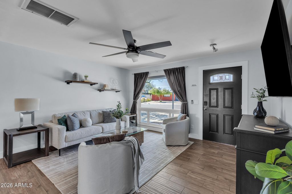 Image 6 of property listing at 2823 N 71ST Place, Scottsdale, AZ 85257