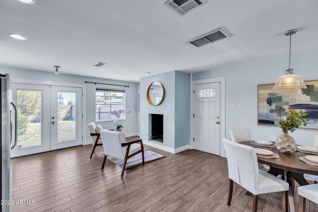 Image 9 of property listing at 2823 N 71ST Place, Scottsdale, AZ 85257