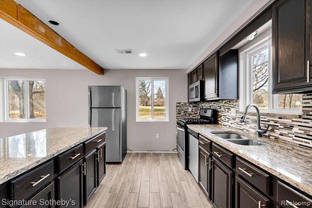 237 Marlborough Drive, Bloomfield Hills, MI 48302