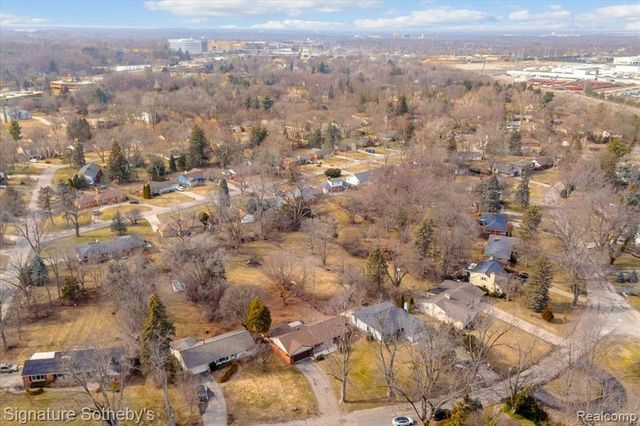 237 Marlborough Drive, Bloomfield Hills, MI 48302