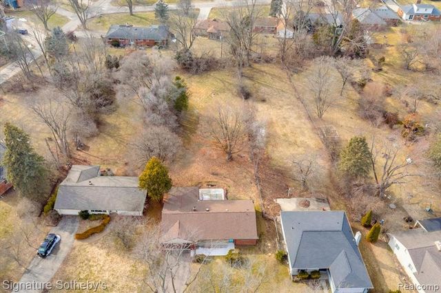 237 Marlborough Drive, Bloomfield Hills, MI 48302