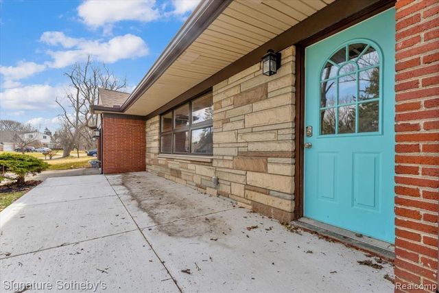 237 Marlborough Drive, Bloomfield Hills, MI 48302