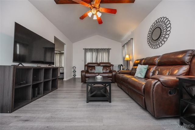 523 76th Street, Niagara Falls, NY 14304