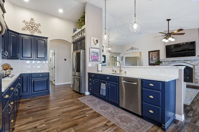 8603 Whipple Ave, Pasco, WA 99301