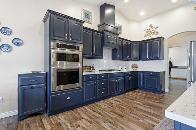 8603 Whipple Ave, Pasco, WA 99301