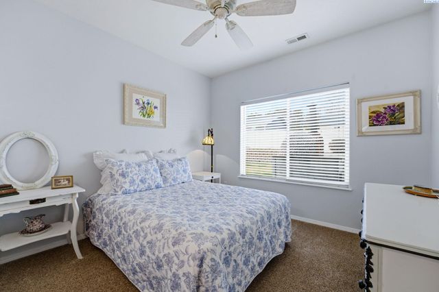 8603 Whipple Ave, Pasco, WA 99301