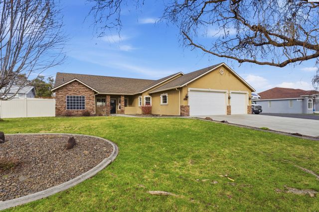 8603 Whipple Ave, Pasco, WA 99301