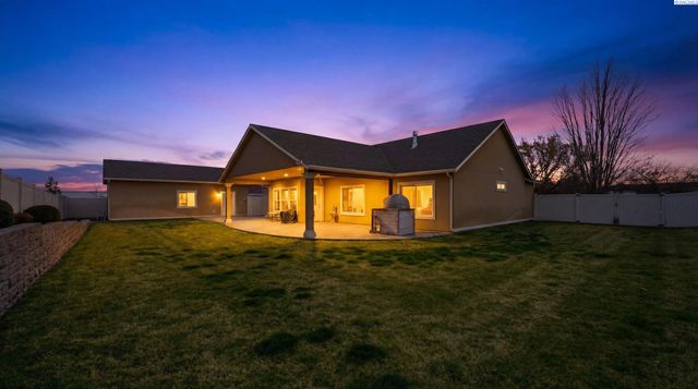 8603 Whipple Ave, Pasco, WA 99301