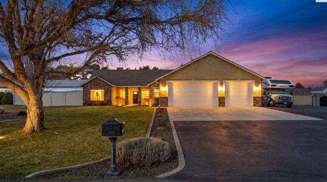 8603 Whipple Ave, Pasco, WA 99301