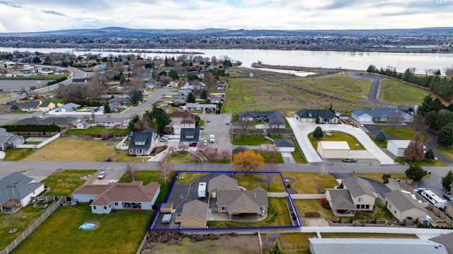 8603 Whipple Ave, Pasco, WA 99301