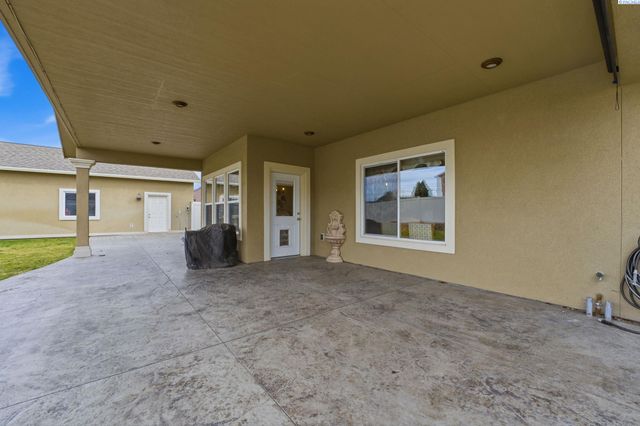 8603 Whipple Ave, Pasco, WA 99301