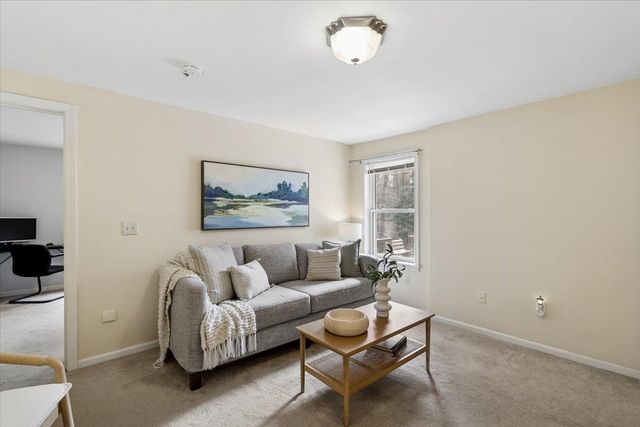 12 Butterfield Lane, Bedford, NH 03110