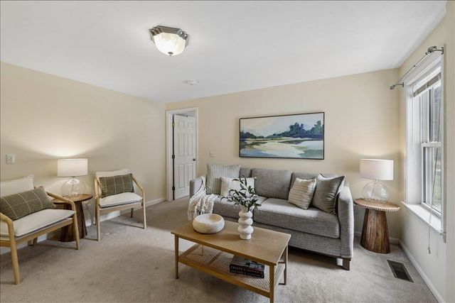 12 Butterfield Lane, Bedford, NH 03110