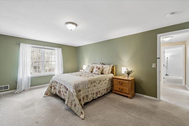 12 Butterfield Lane, Bedford, NH 03110