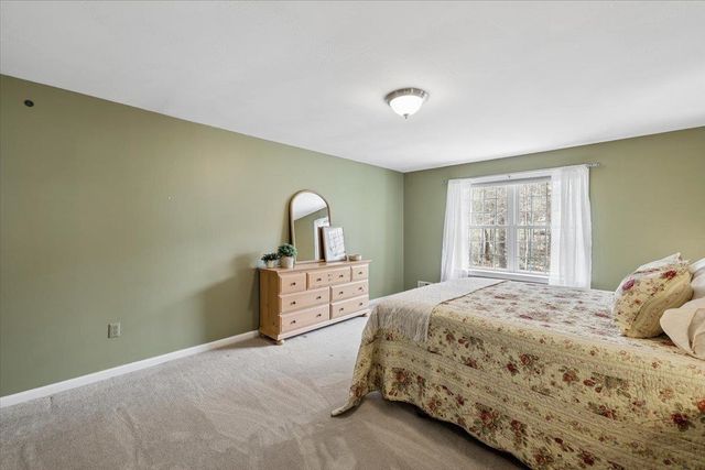 12 Butterfield Lane, Bedford, NH 03110