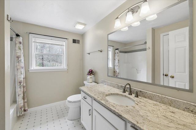 12 Butterfield Lane, Bedford, NH 03110