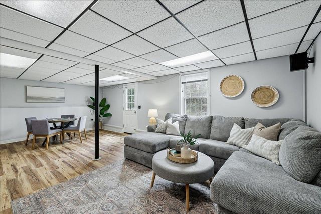 12 Butterfield Lane, Bedford, NH 03110