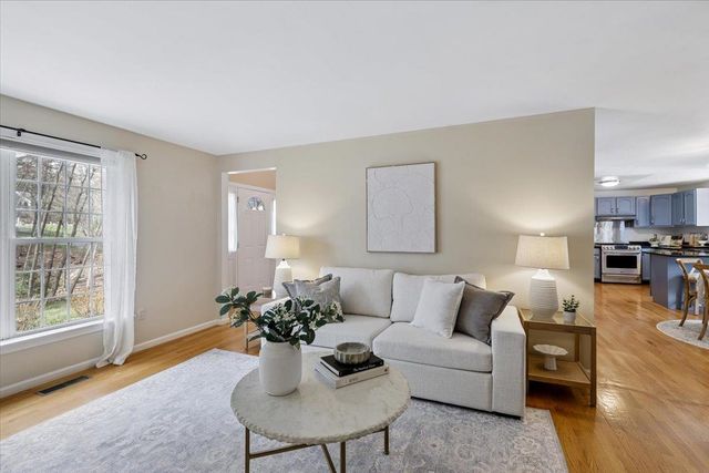 12 Butterfield Lane, Bedford, NH 03110