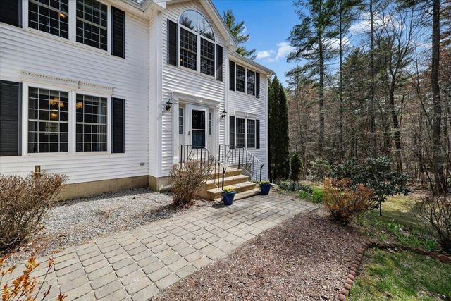 12 Butterfield Lane, Bedford, NH 03110