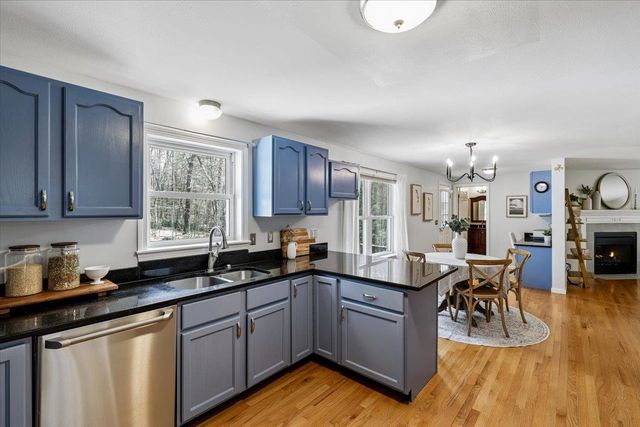 12 Butterfield Lane, Bedford, NH 03110
