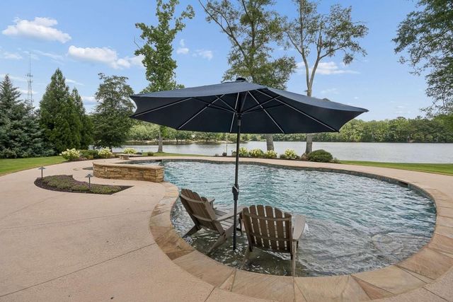 102 Pebblestump Point, Peachtree City, GA 30269