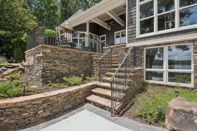 102 Pebblestump Point, Peachtree City, GA 30269