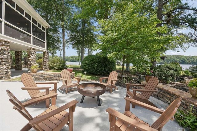 102 Pebblestump Point, Peachtree City, GA 30269