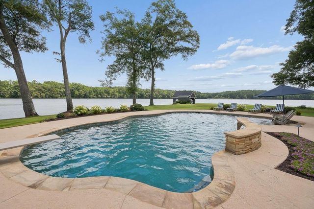 102 Pebblestump Point, Peachtree City, GA 30269