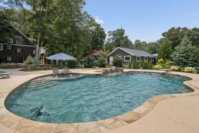 102 Pebblestump Point, Peachtree City, GA 30269