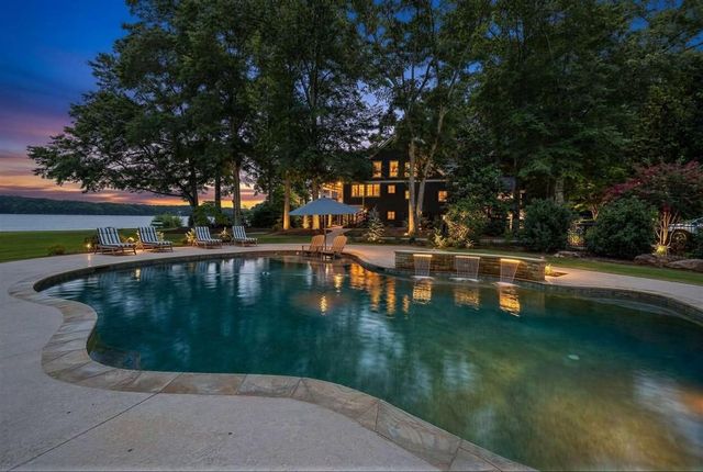 102 Pebblestump Point, Peachtree City, GA 30269