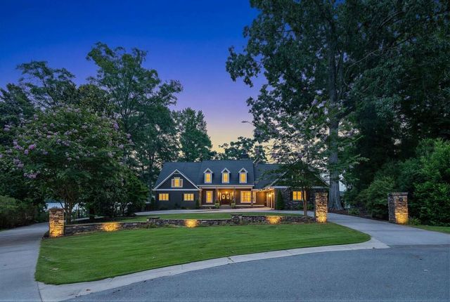 102 Pebblestump Point, Peachtree City, GA 30269